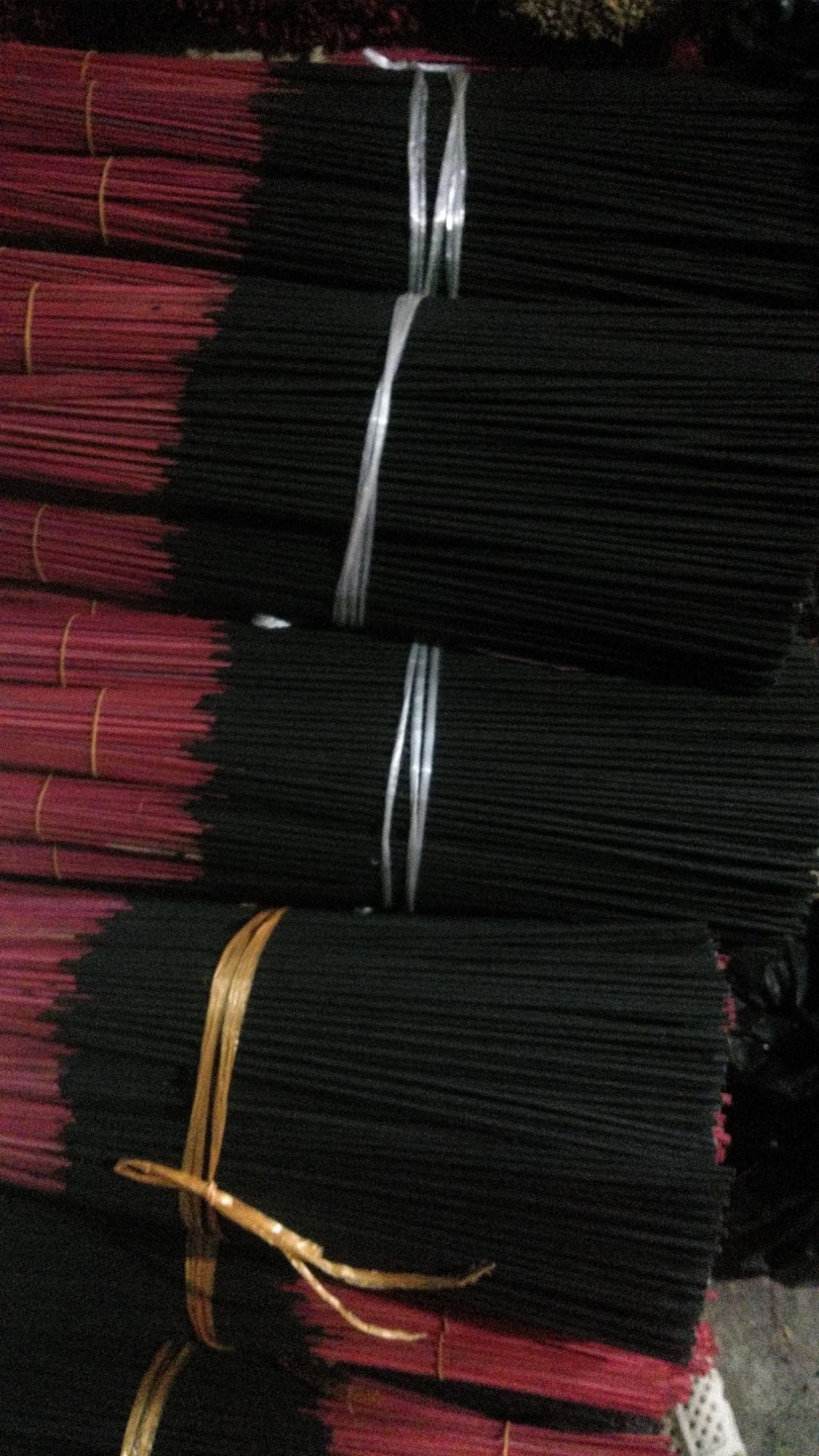 Fragrant Black Incense Roll for Feng Shui - Quality Product Natural Incense Roll with Feng Shui Value Suitable for Worship, Worship, Meditation, Chanting, House Opening, and Incense Burning