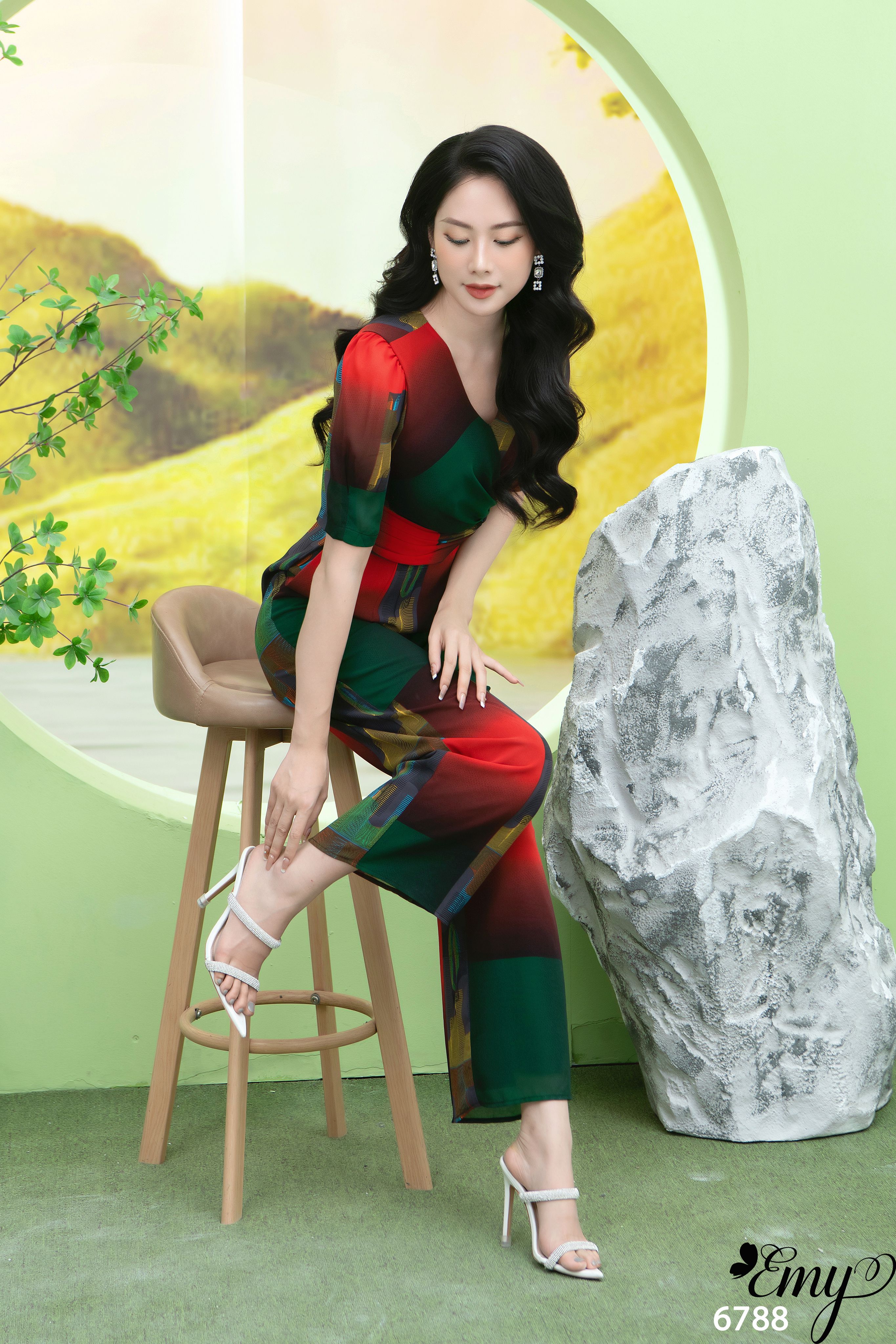 EMY EM6788 Jump Dài Cổ V Phối Màu