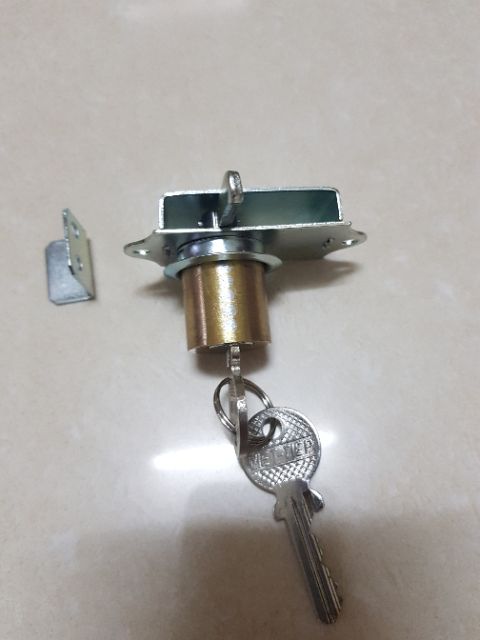 Khóa tủ việt tiệp to 498