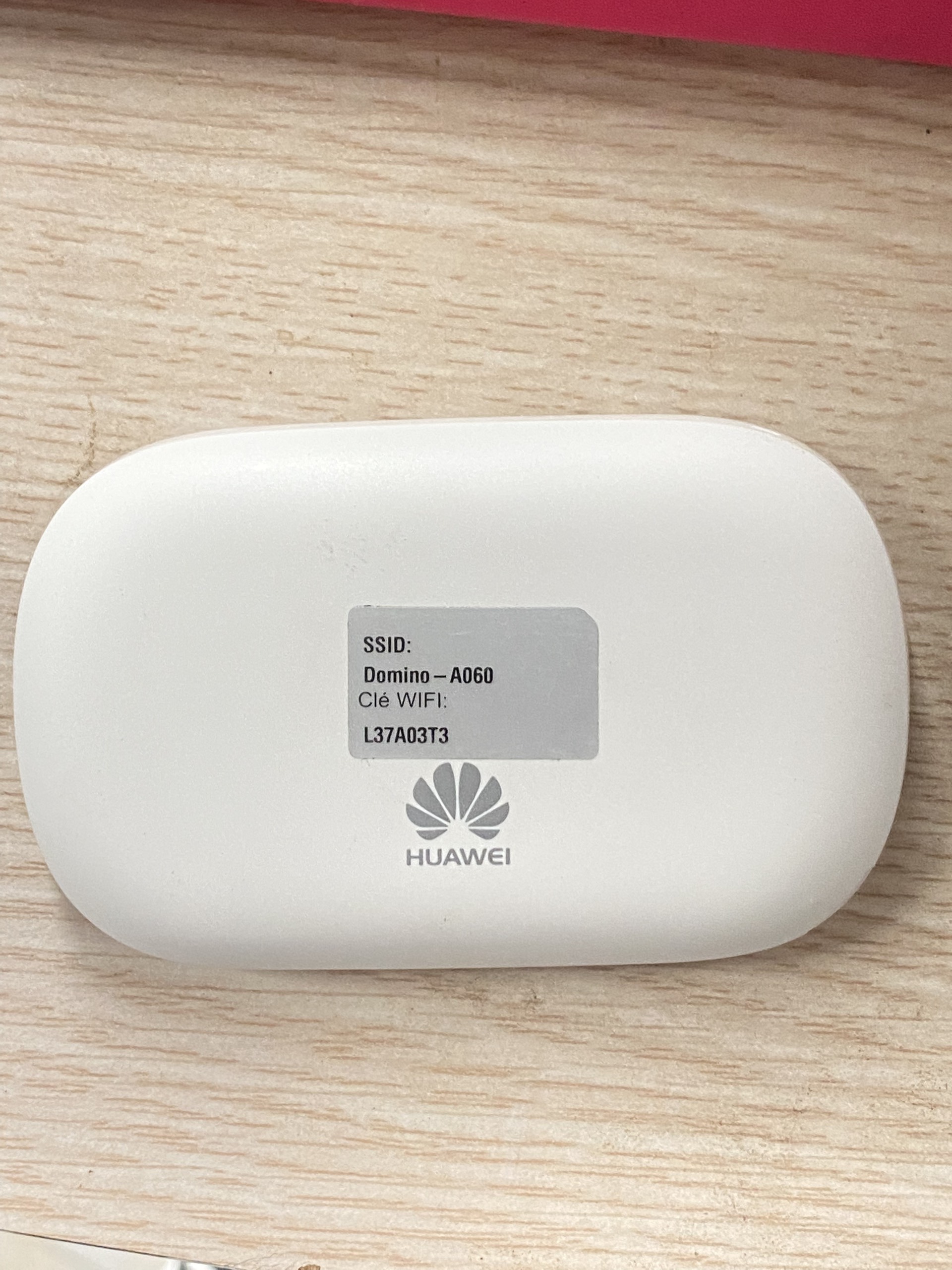 Bộ Phát Wifi Di Động 3G/4G Huawei E5220.