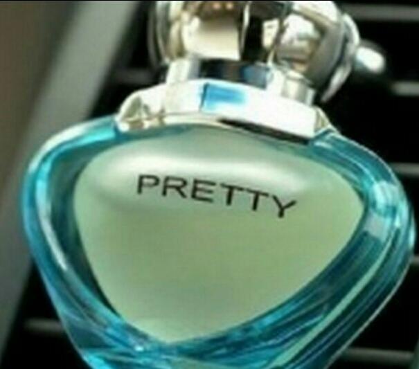Nước hoa ô tô Pretty cài cửa gió
