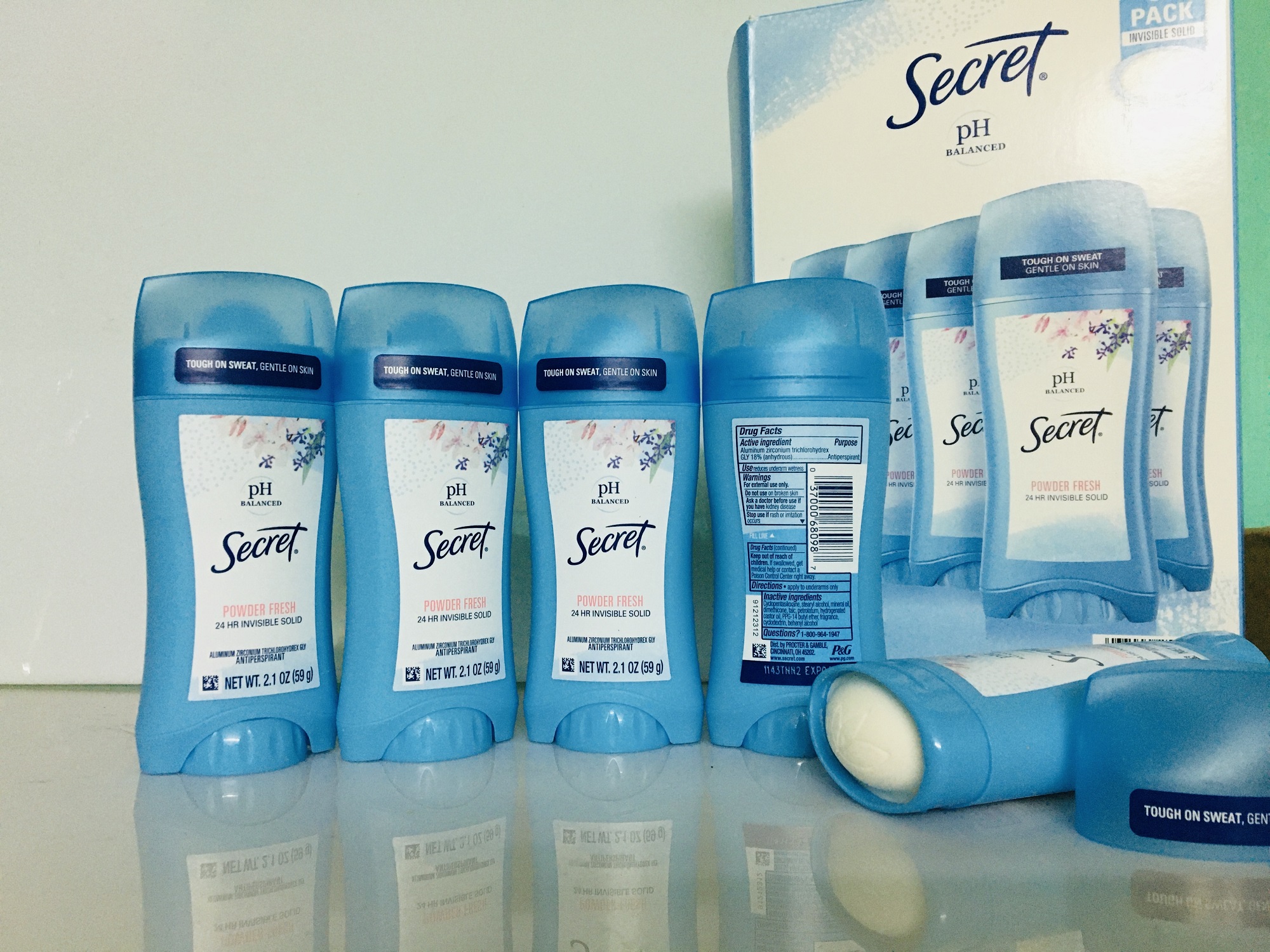 Lăn Khử Mùi Secret Balanced Powder Fresh 59g