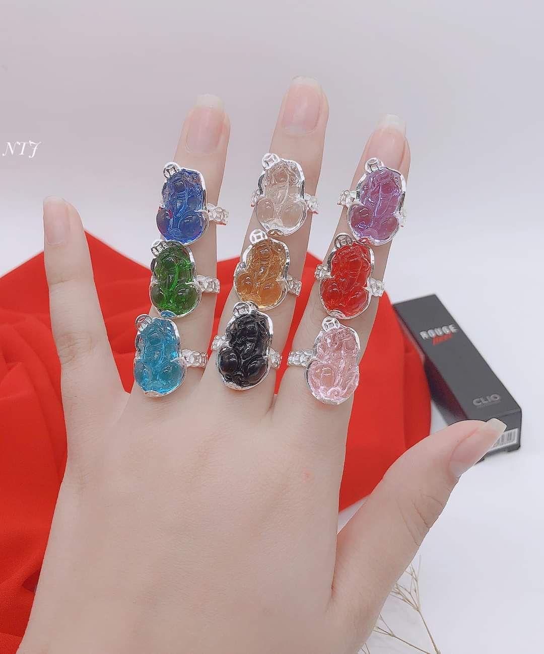 Nhẫn Tỳ hưu bạc