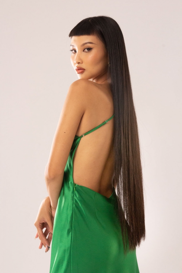 Đầm Cổ Chéo Satin Ally Daphale