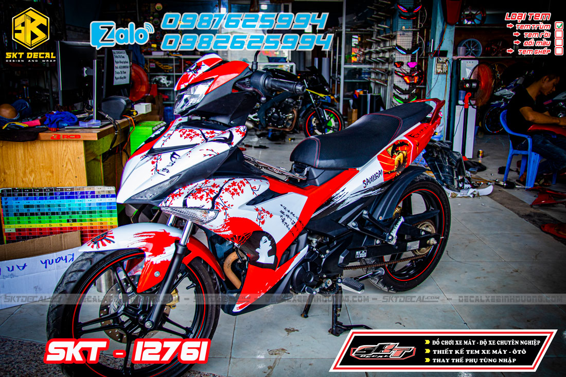 tem trùm exciter 150 trắng đỏ samurai hoa anh đào