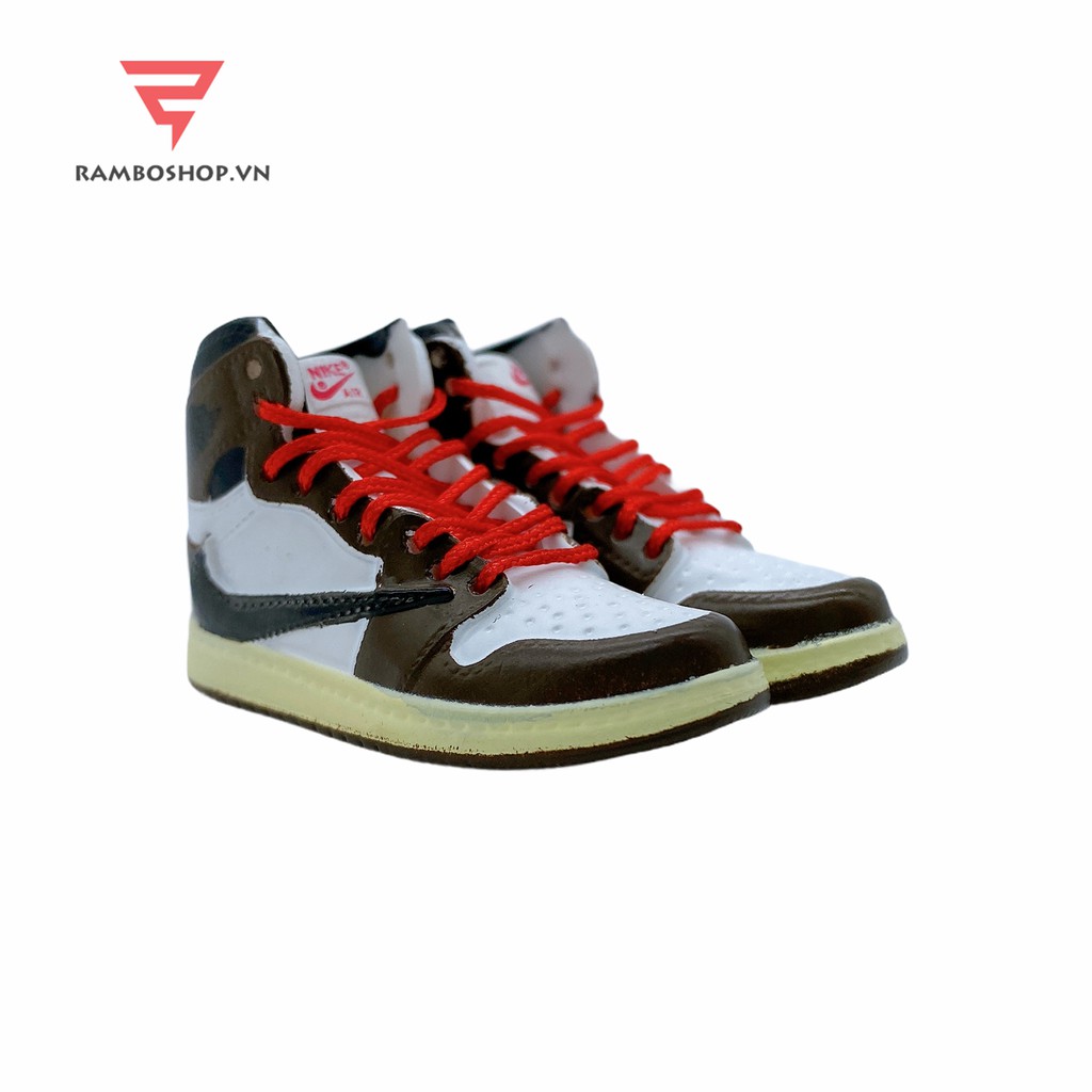 Móc khóa giày Jordan 1 Retro High Travis Scott tỉ lệ 1:6