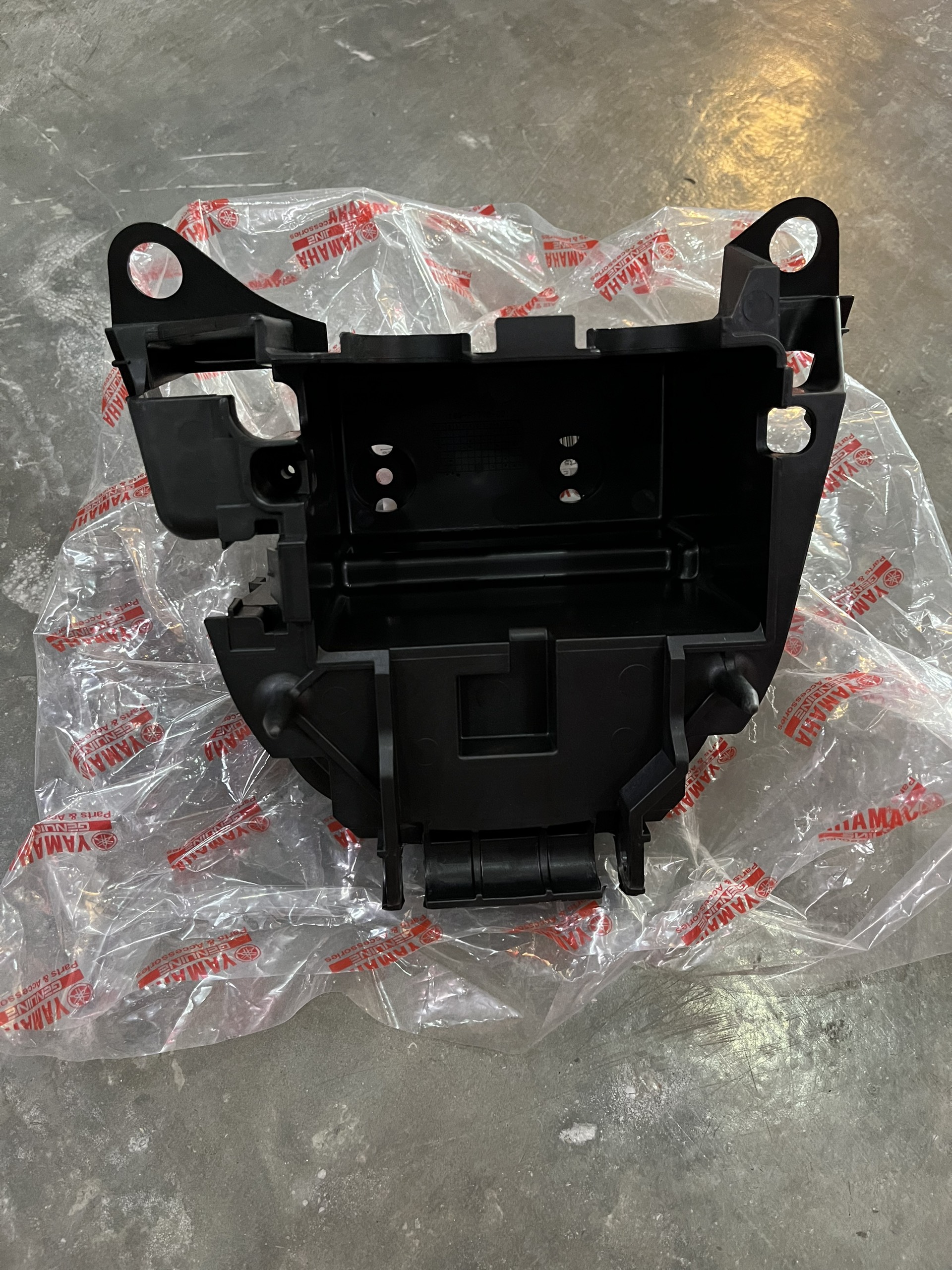 Hộc đựng bình Exciter 135 chính hãng