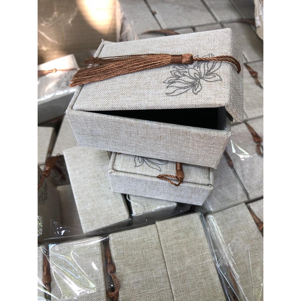 [FreeshipMAX] hộp gấm hoa sen