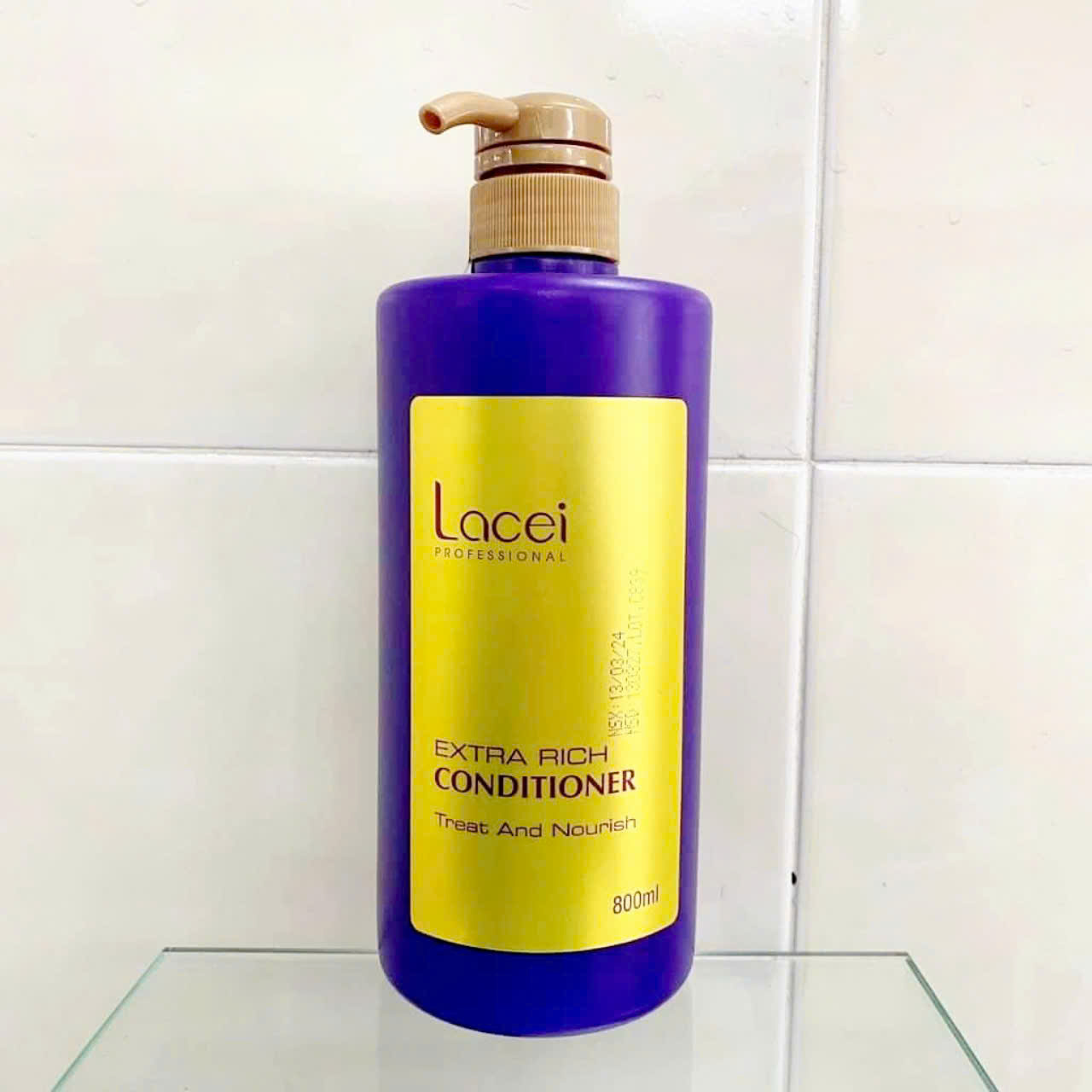 Dầu Gội Lacei Tím Extra Rich 800ml Hương thơm quyến rũ, mềm mượt, giữ ẩm 800ml