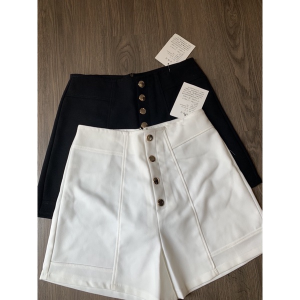 Quần shorts cạp cao 4cúc sang chảnh