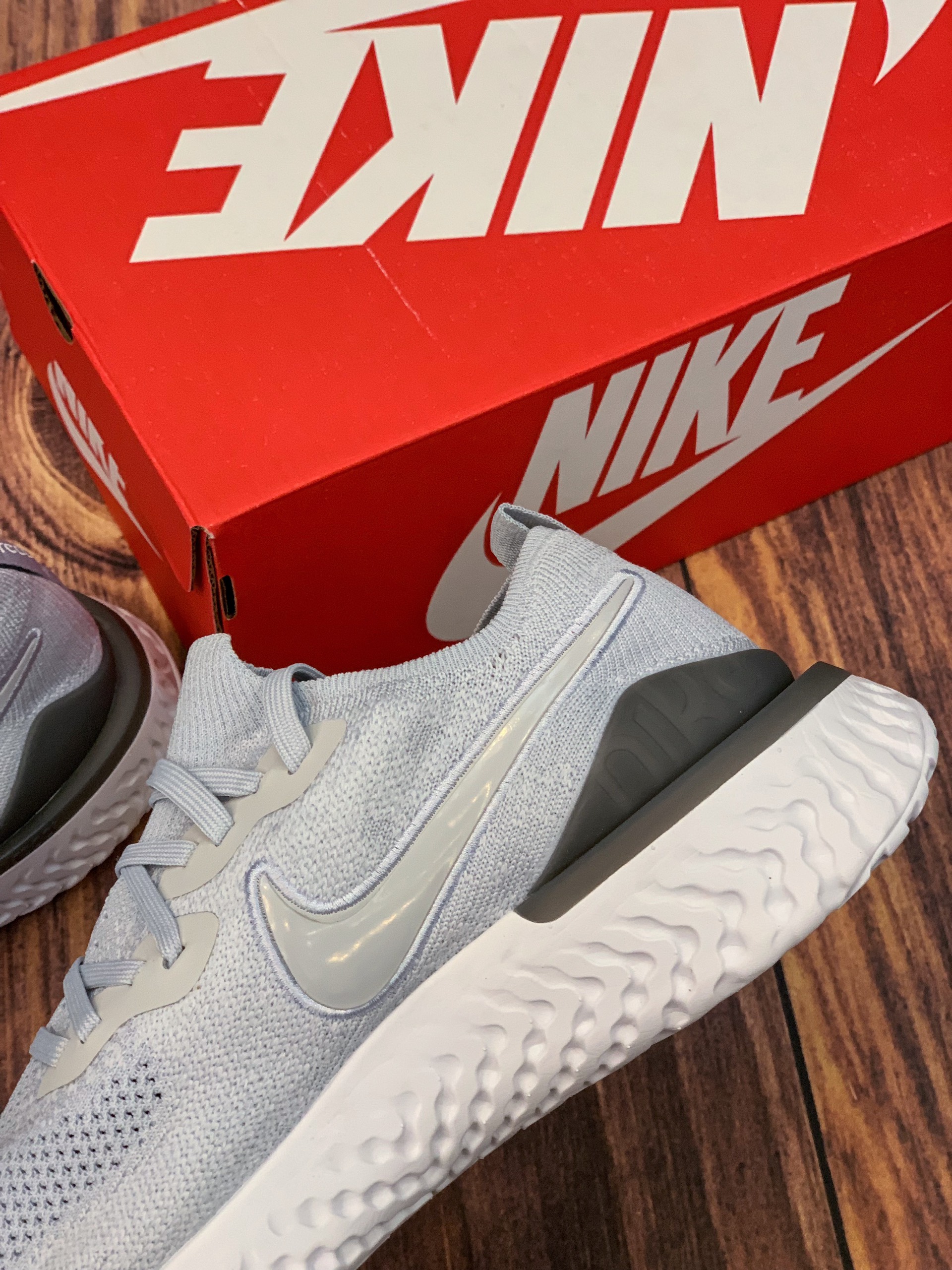 Giày Epic react mới êm bền nhẹ thoáng thể thao (Xám)