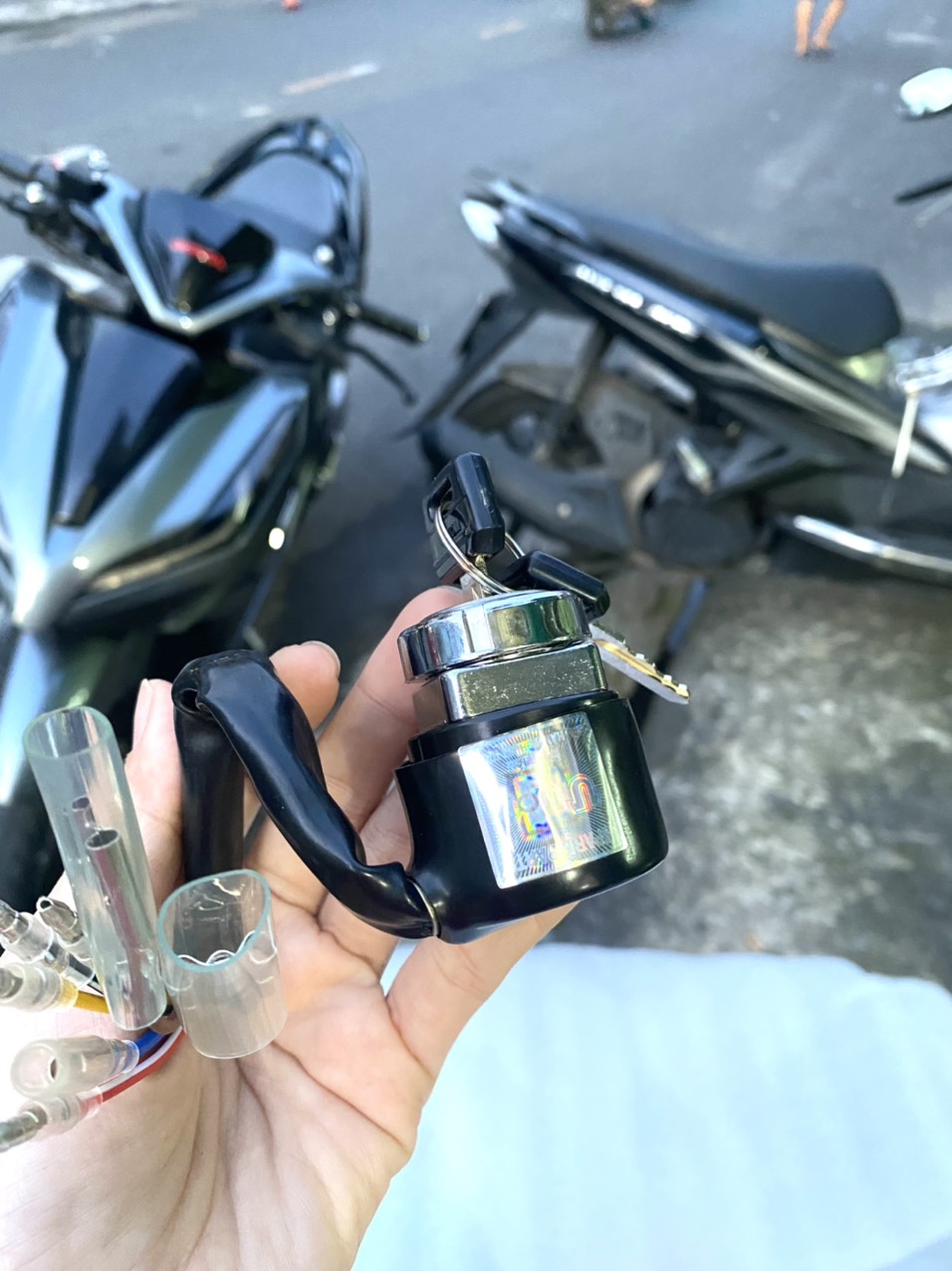 BỘ Ổ KHOÁ XE CHALY ĐỜI 79 UNION