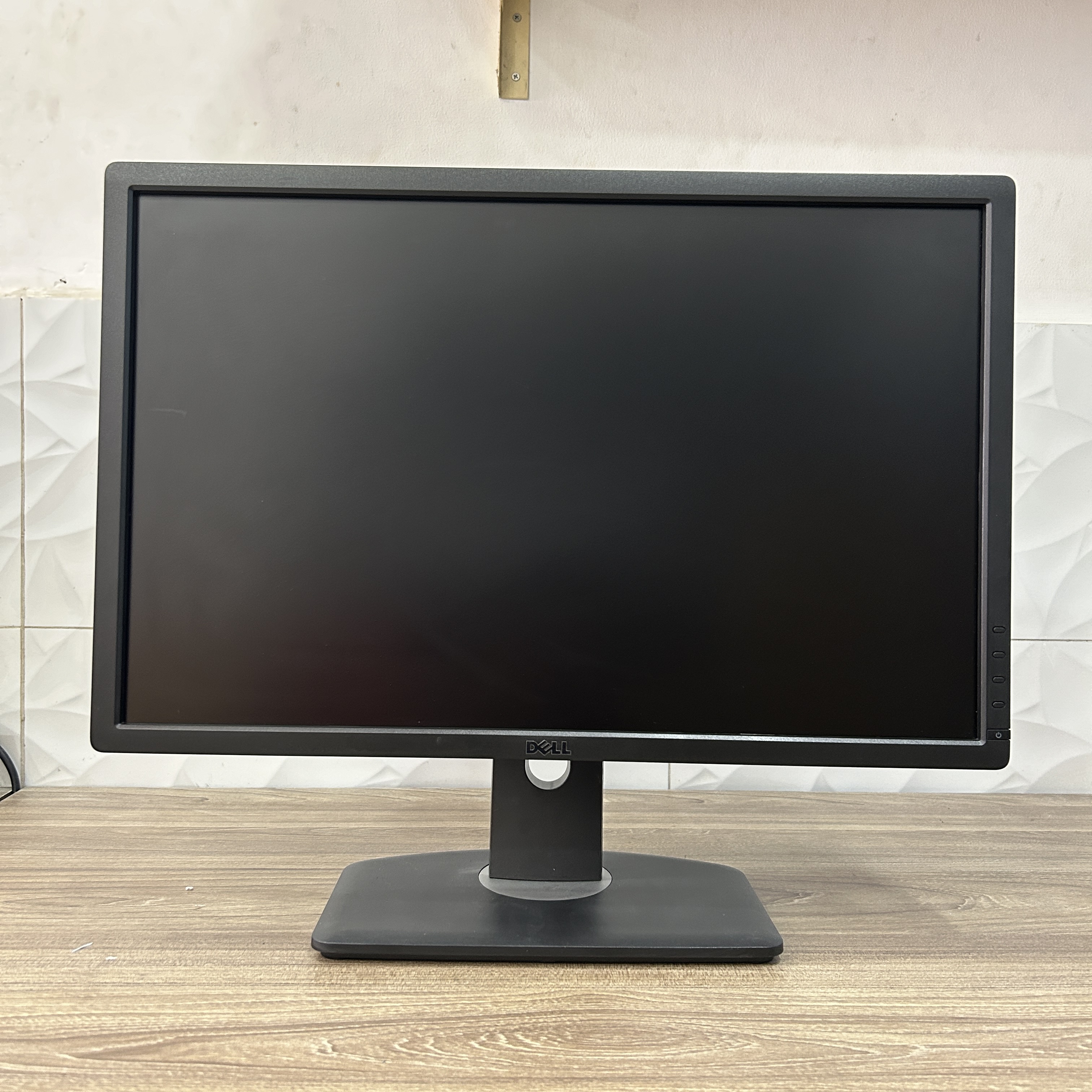 Dell UltraSharp U2412M LED IPS-24-inch display pc