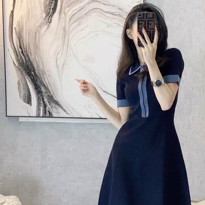 Đầm xanh đen cổ khoá