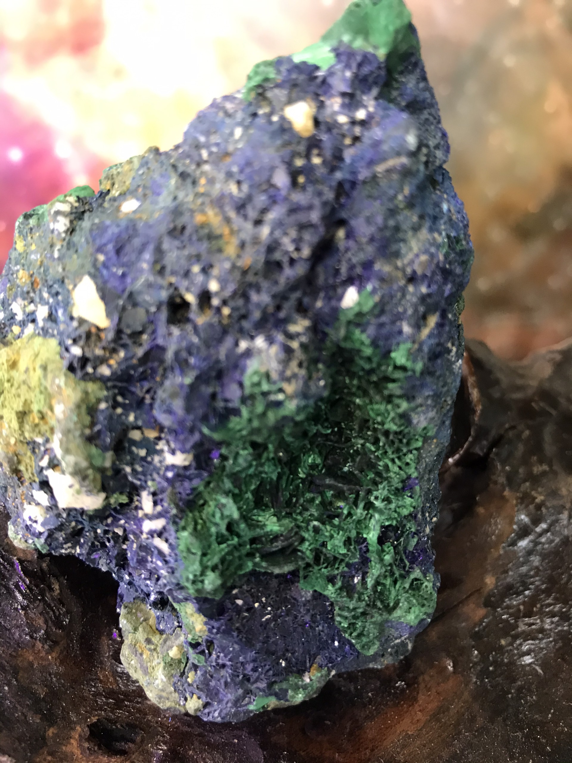 Đá lông công Azurite Malachite tự nhiên kèm đế gỗ Ms53