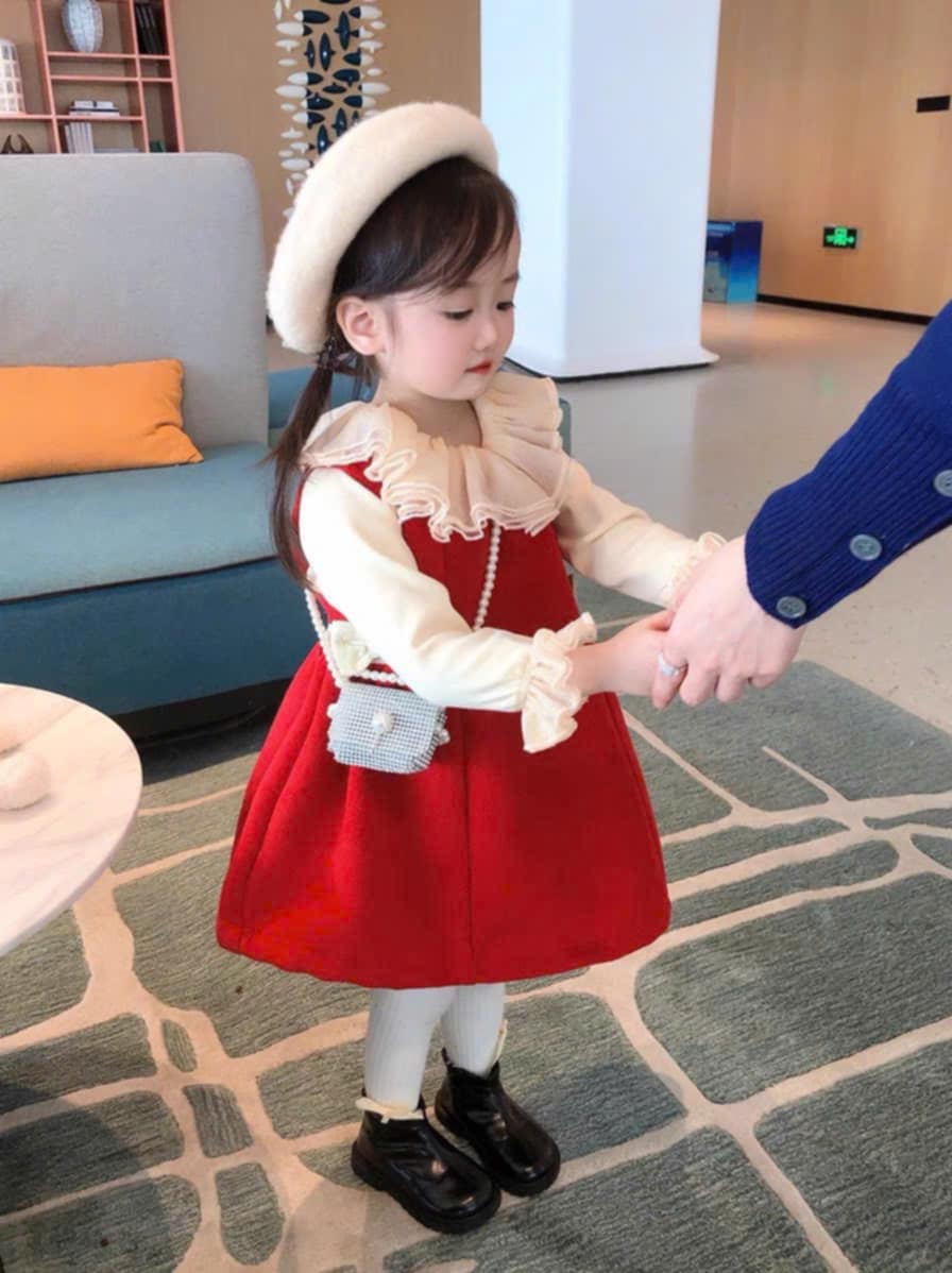 Váy nhung cho bé gái