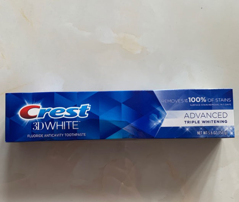 Kem đánh răng Crest 3D White Advanced Triple Whitening 158g