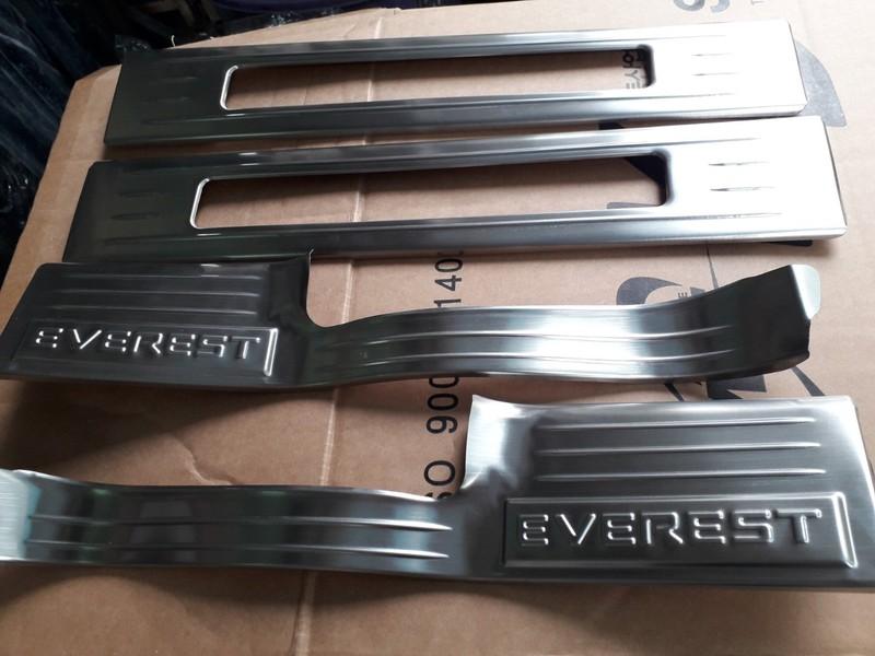 ỐP BẬC CỬA TRONG  FORD EVEREST