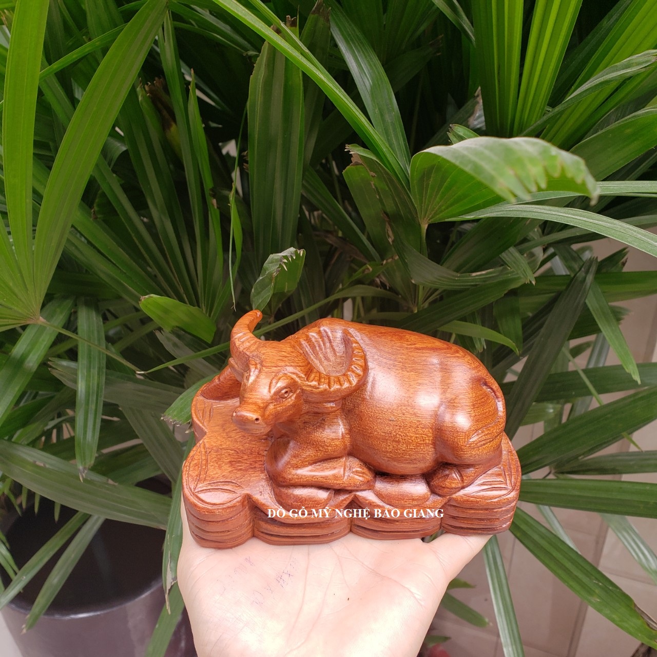 Tượng con trâu gỗ hương