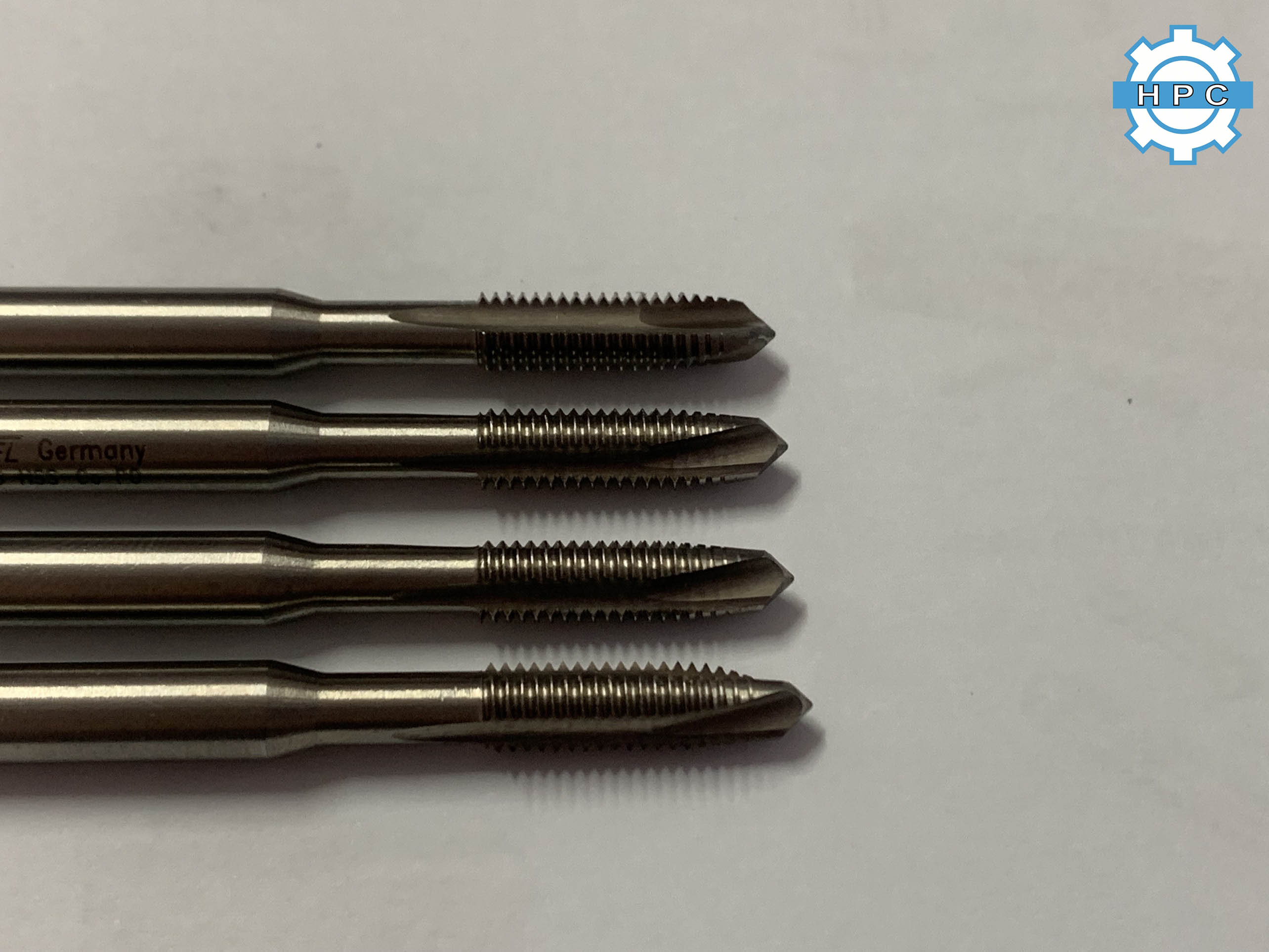 Mũi taro thẳng Volkel 90526 - M 4 x 0.7