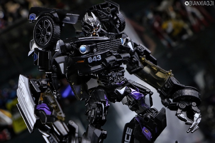 Mô hình [có sẵn] Transformers Decepticon LS02 BMB Barricade