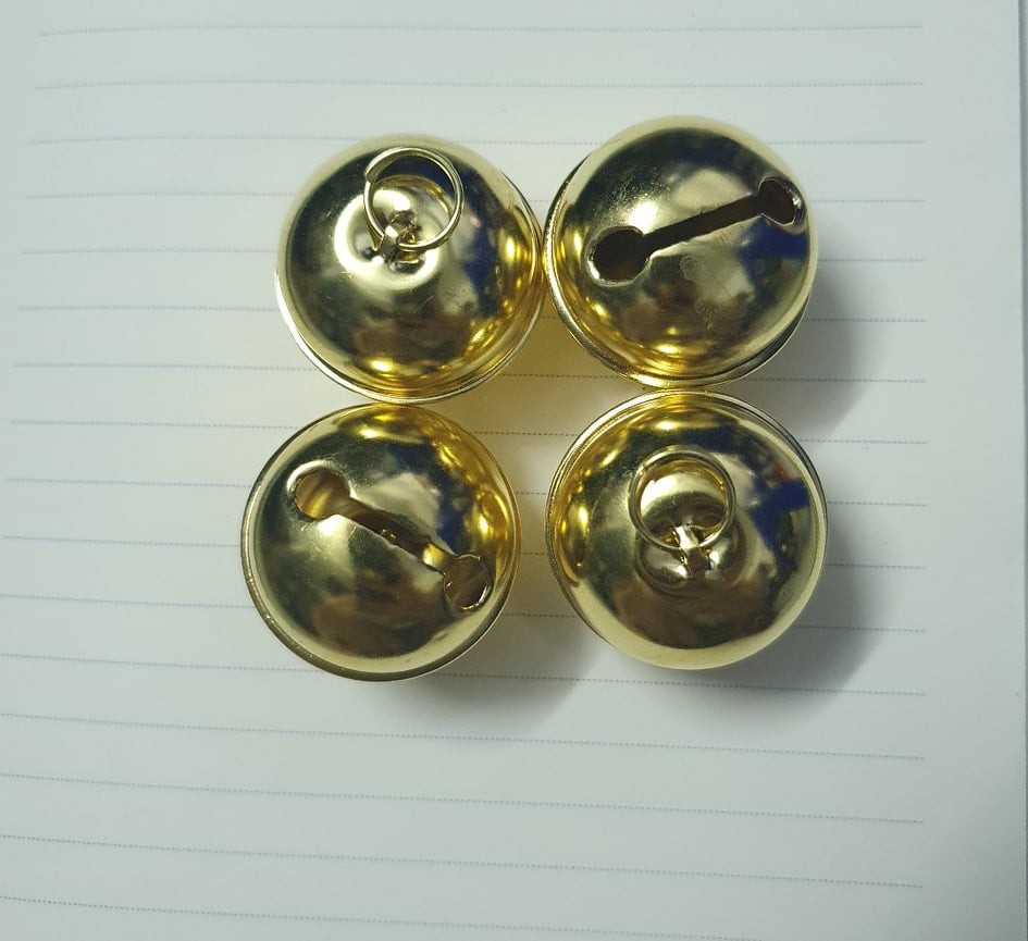 4 QUẢ  CHUÔNG ĐỒNG