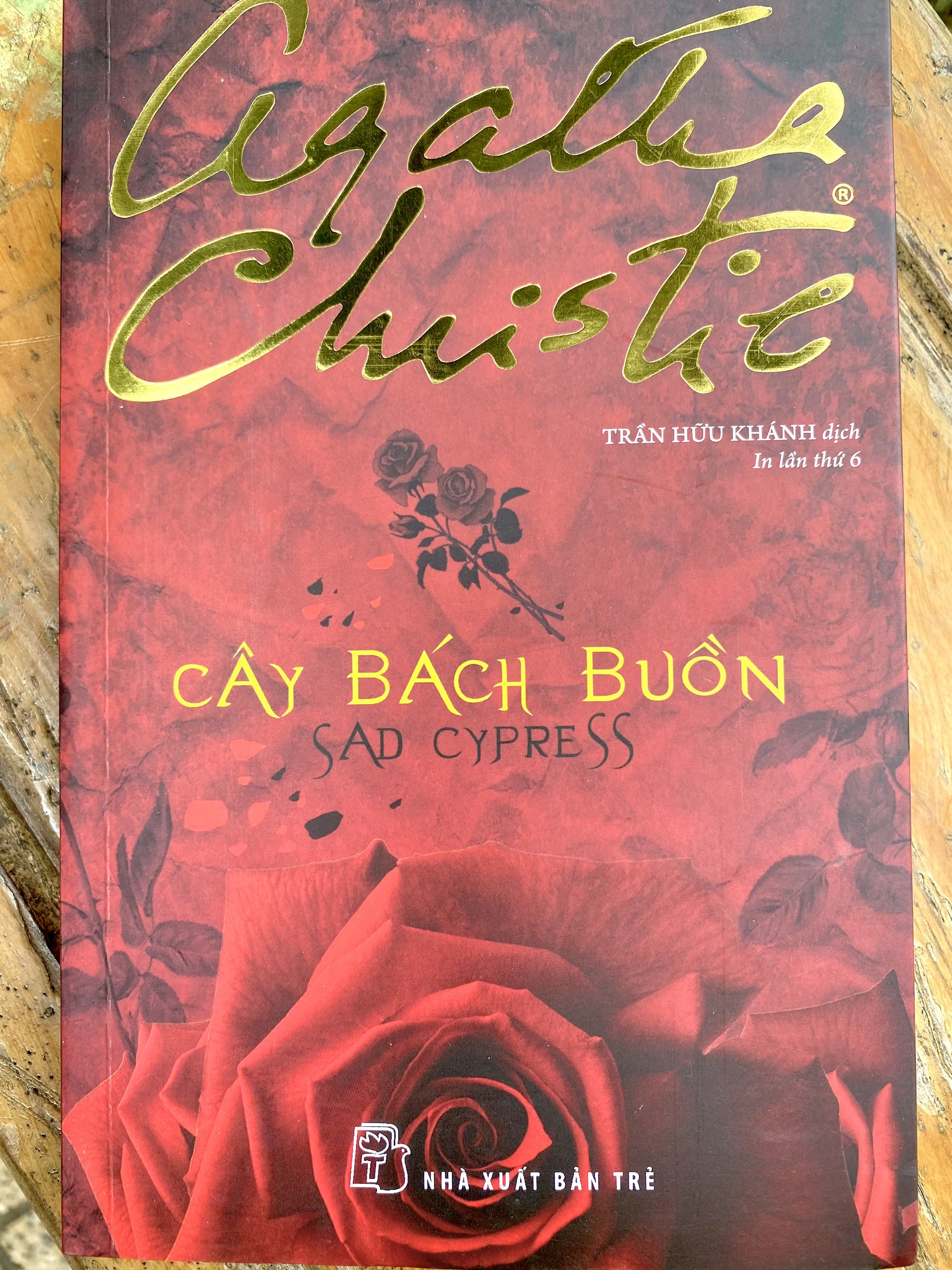 Cây Bách Buồn - Agatha Christie