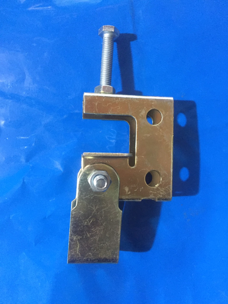 Kẹp xà gồ, kẹp rằng xà gồ bắt ty 10. Bộ 20 kẹp xà gồ vàng giá tốt cho thợ