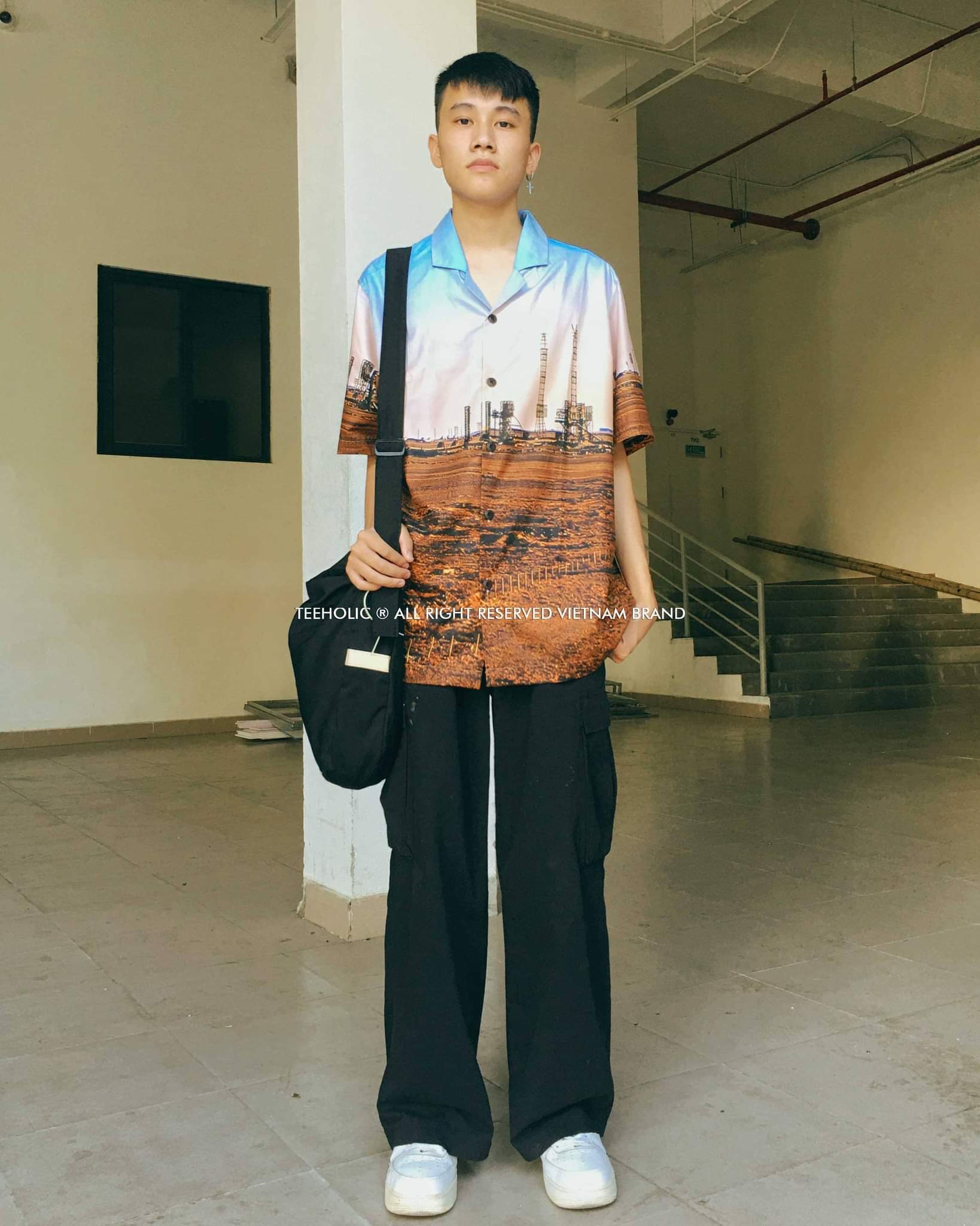 TEEHOLIC Áo Sơ Mi In Hình Trạm Không Gian