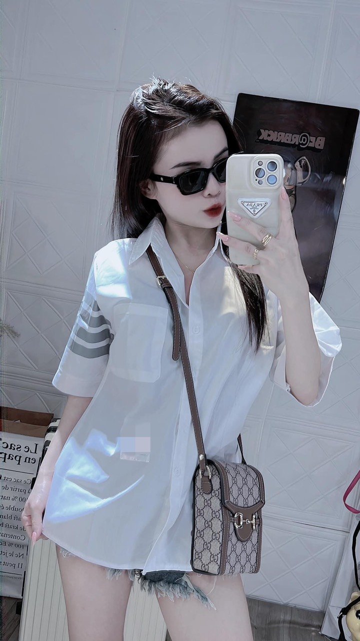 Áo Sơ Mi Nam Nữ Thom 4 vạch Tay