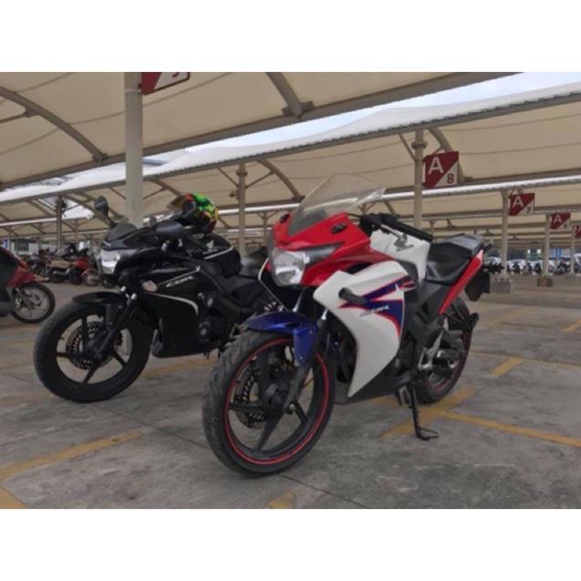 Cao su gác chân trước kèm cốt  CBR150