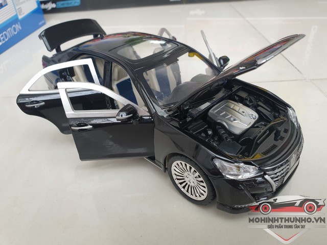 Xe mô hình Toyota Crown, tỉ lệ 1:24