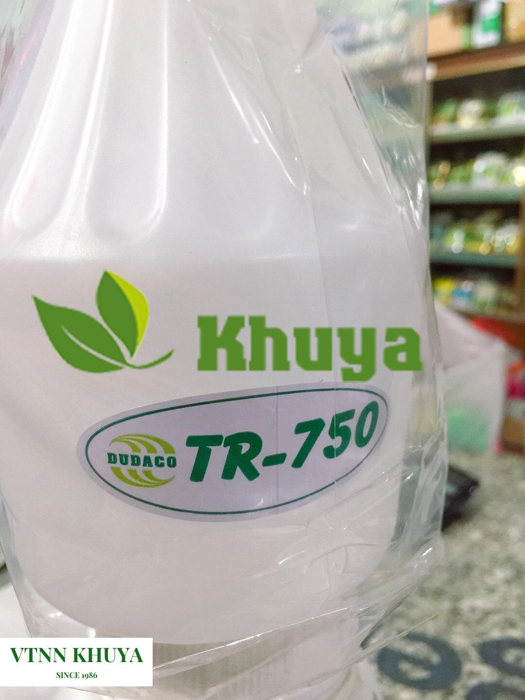 Bình tưới cây Dudaco 750ml