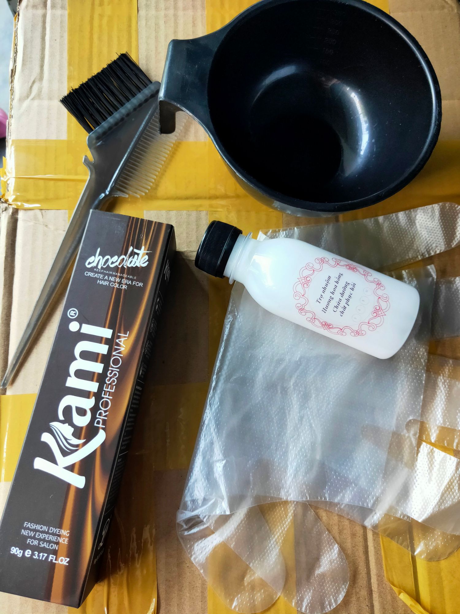 Thuốc nhuộm tóc màu Nâu bơ (kèm oxi và găng tay)