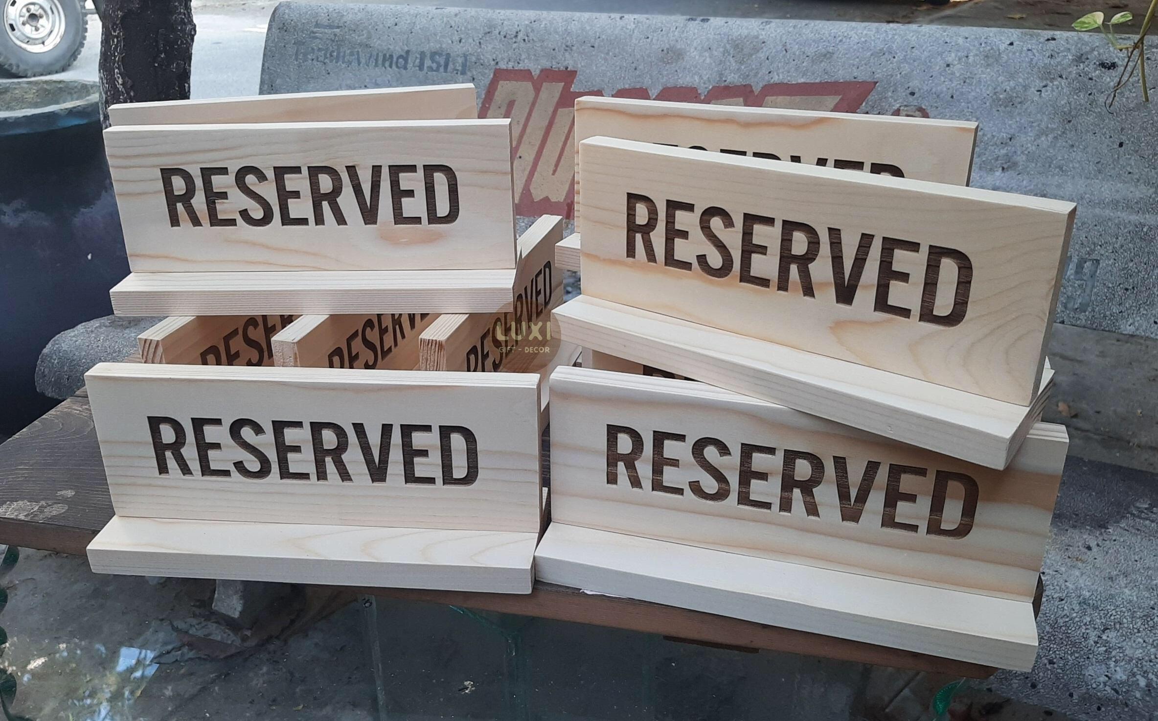bảng đặt bàn trước RESERVED LUXI decor
