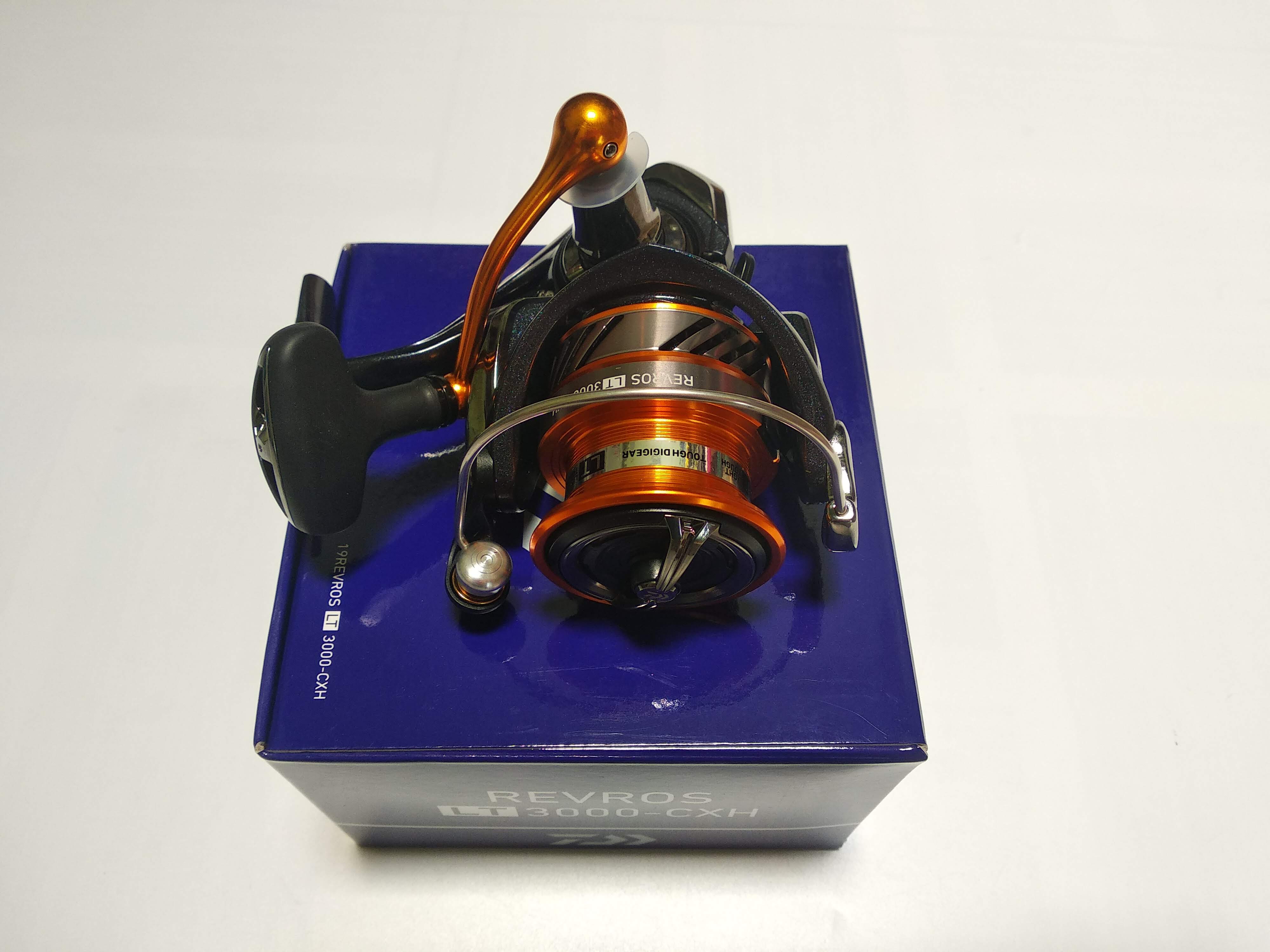 Máy Câu Cá Daiwa Revros LT 3000-CXH - Máy Đứng