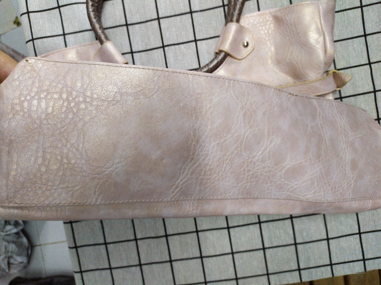 Túi da màu hồng phấn secondhand, hàng si