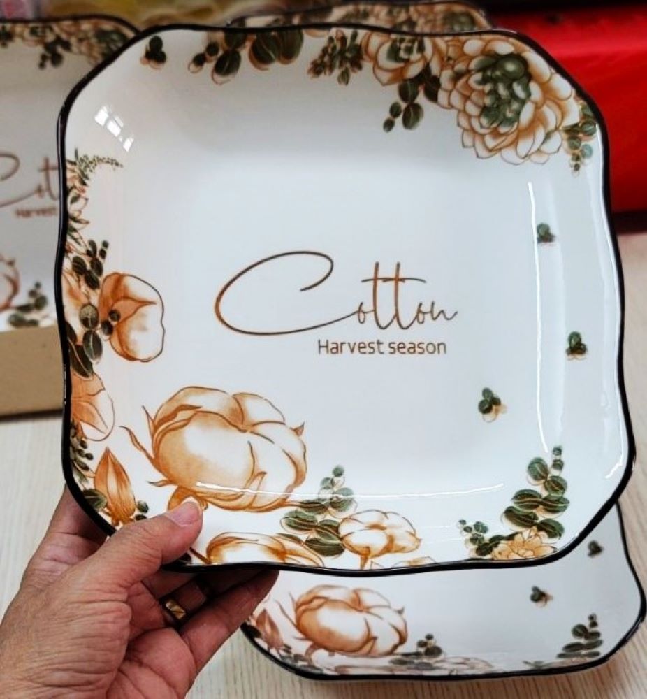 DĨA VUÔNG GỐM SỨ HOA VĂN COTTON 18CM (CỠ 8)
