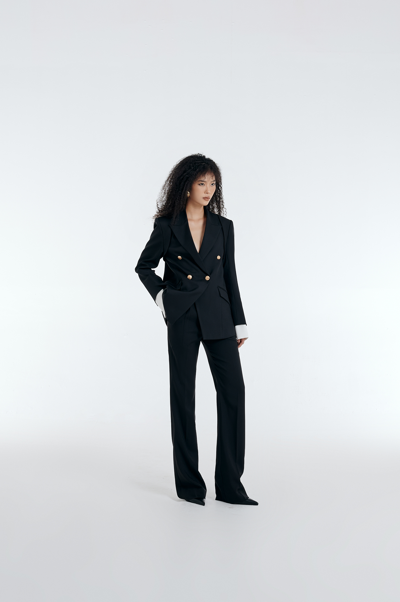 Áo blazer oversize thời thượng - ESTHER STUDIOS Sophia Blazer - Black