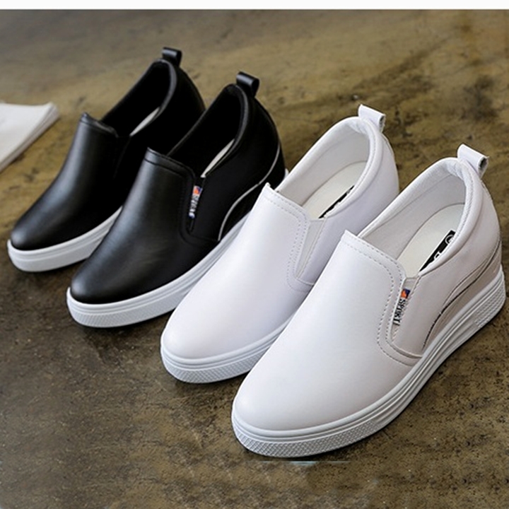 Giày sneaker nữ da PU thêu viền form nhỏ C08
