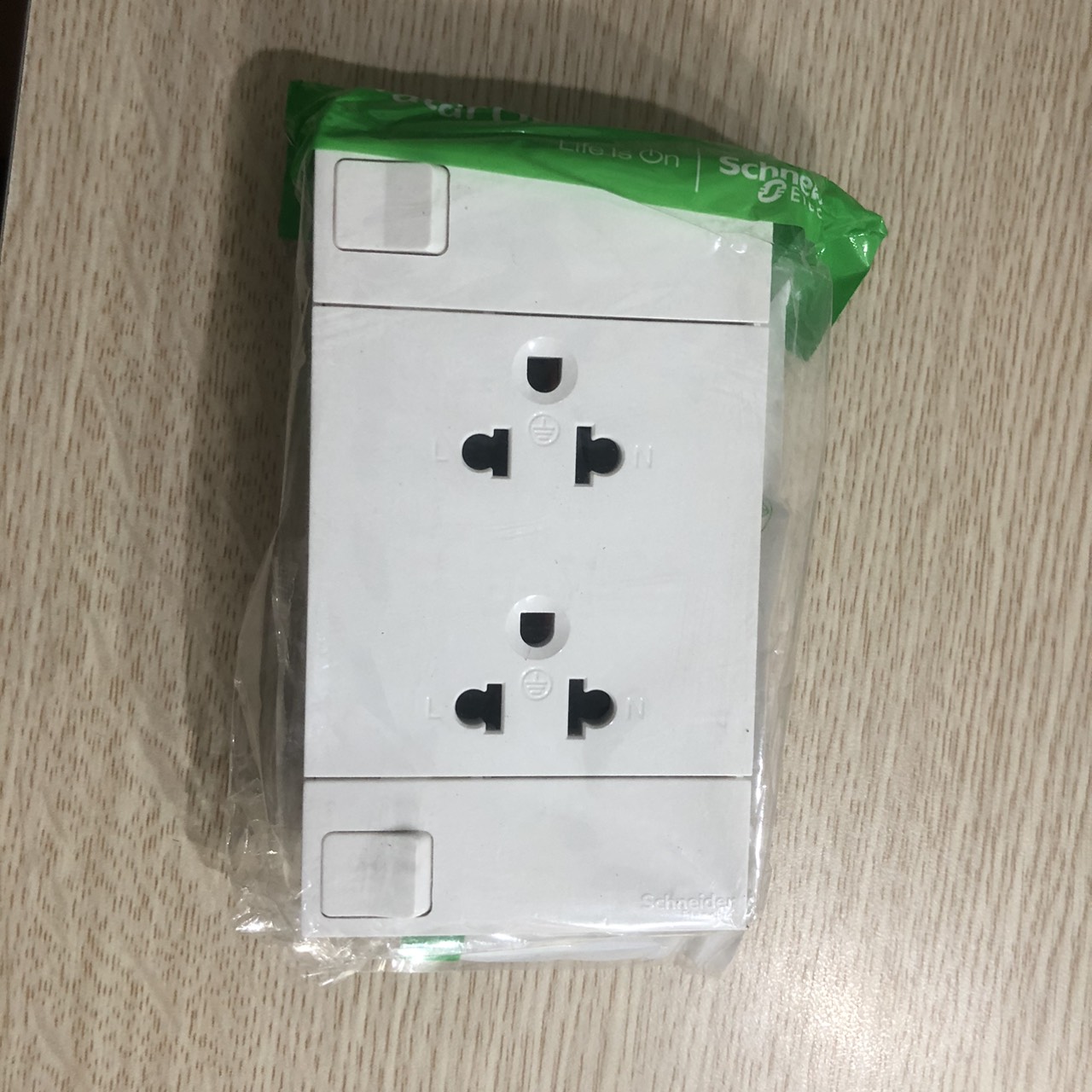Bộ ổ cắm đôi 3 chấu m3t_sis_we schneider