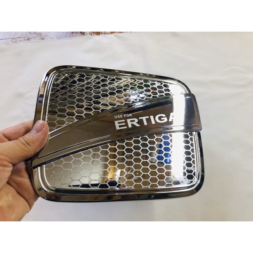 Ốp Nắp Bình Xăng Xe Suzuki Ertiga 2018 - 2025