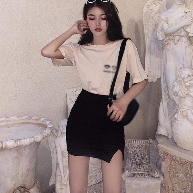 Chân váy ngắn xẻ trước thời trang