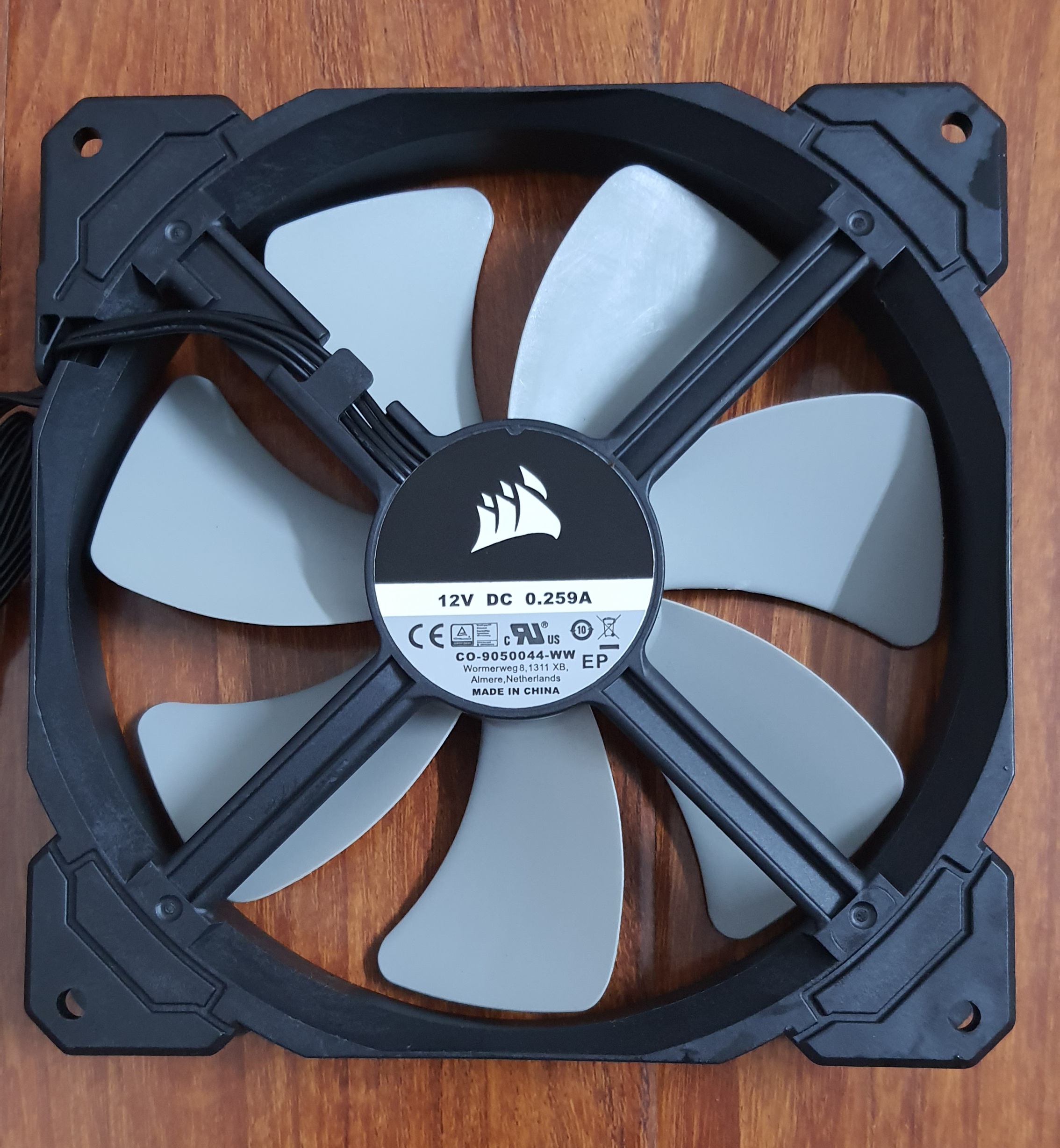 Quạt tản nhiệt Fan Corsair ML140