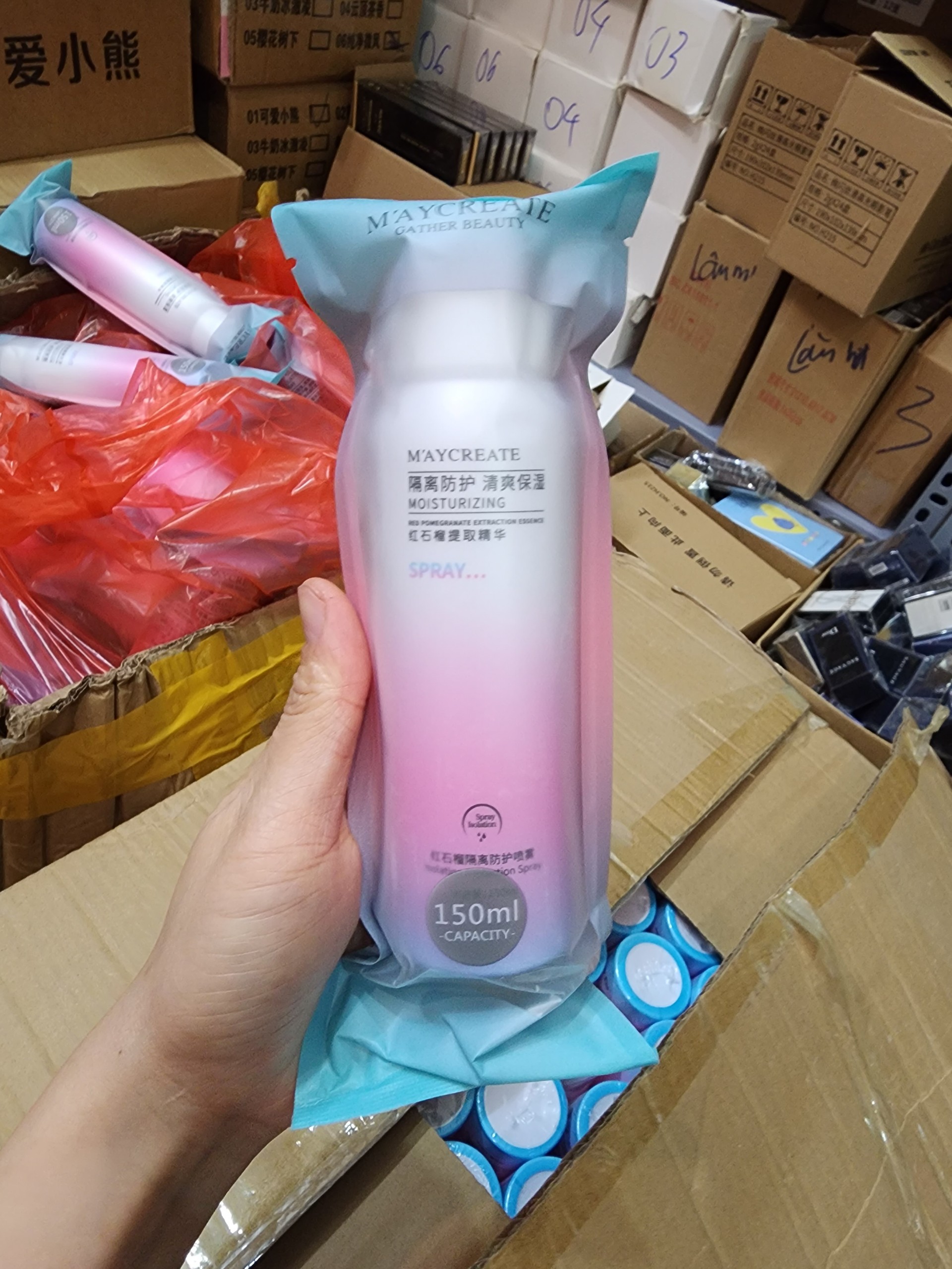 Xịt Chống Nắng Nội Địa Maycrete 150Ml.