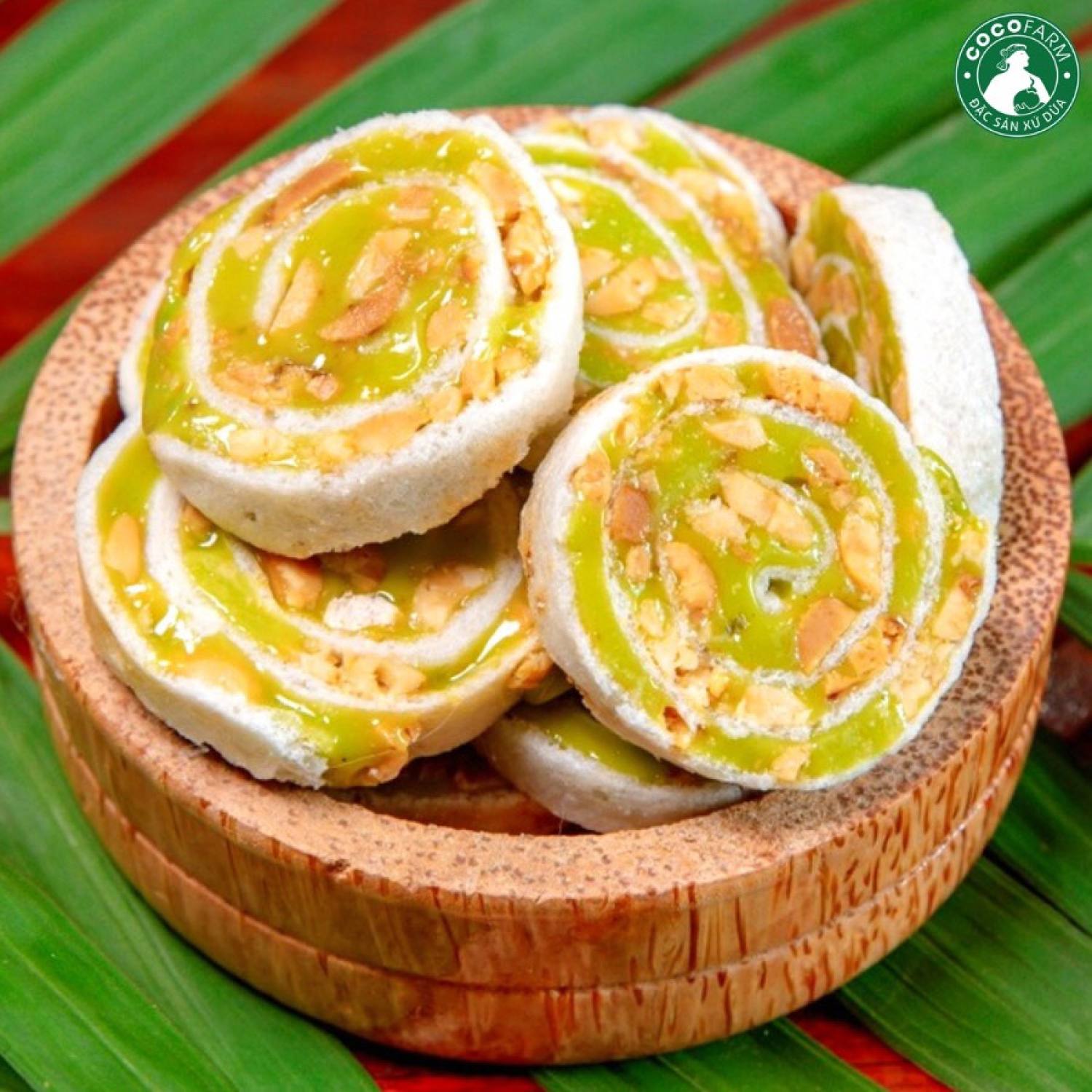[ ĐẶC SẢN BẾN TRE ] Kẹo Dừa Nướng Dứa Đậu Phộng Cuộn Bánh Tráng Cocofarm Ít Đường Hộp 500g/300g Siêu Ngon - Giá Cực Rẻ, Thành Phần - Nước Cốt Dừa 50% - Đậu Phộng - Lá Dứa - Bánh Tráng, Kẹo Mềm Dẻo, Thơm Béo Và Không Quá Ngọt, Đảm Bảo ATVSTP, Quà Biếu Tết
