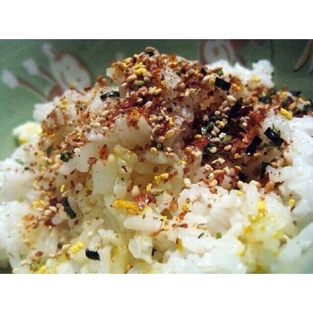 Gia vị rắc cơm furikake cho bé nhiều loại