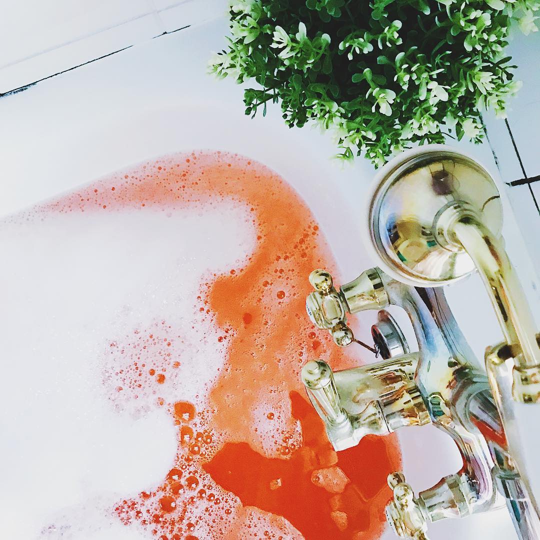 Bánh tạo bọt tắm LUSH - Brightside Bubble Bar