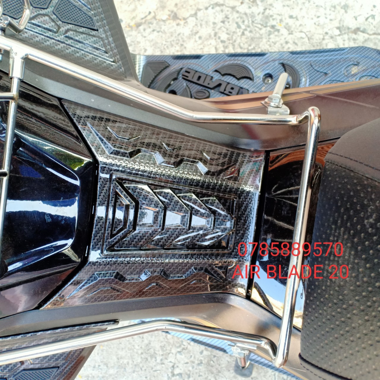 ỐP NẮP XĂNG XE AIR BLADE 2020-2023 CARBON
