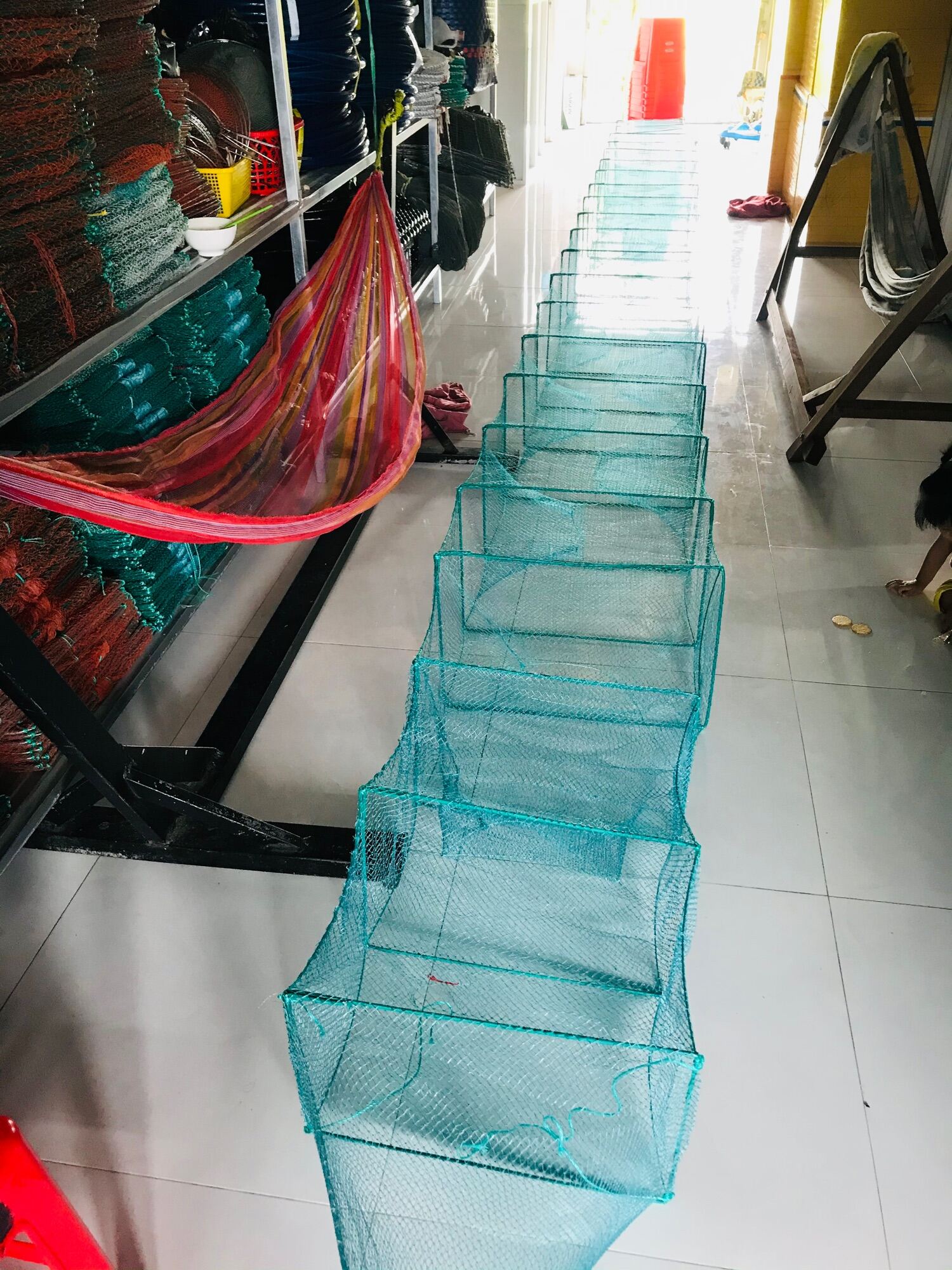 Lú dây ,bát quái 18 cửa ngục dài 8m, Khung đại (35cm x 55cm) 23 khung kẻm, mắt lưới dầy 1p5(0,7cm)